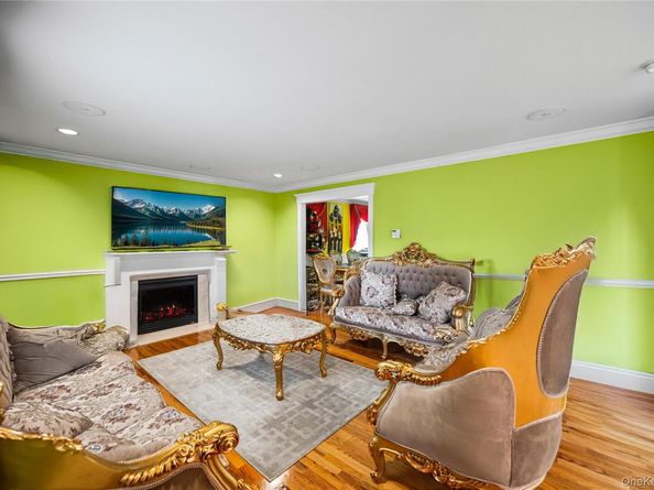 924 Otsego Court, West Hempstead NY 11552