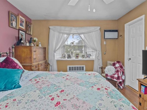 84 Charles Street, Mineola NY 11501