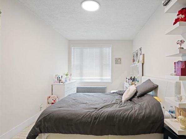 2520 Barnes Avenue, Bronx NY 10467