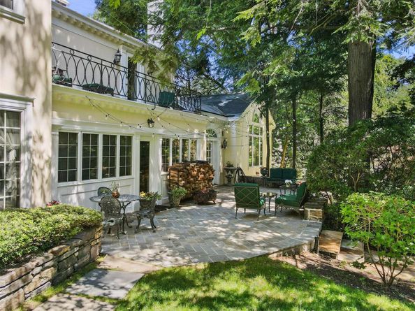 49 Moore Road, Bronxville NY 10708