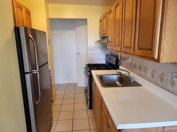 2550 Olinville Avenue 8M, Bronx NY 10467