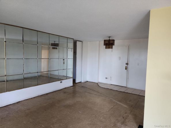 2550 Olinville Avenue 8M, Bronx NY 10467