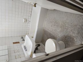 2550 Olinville Avenue 8M, Bronx NY 10467