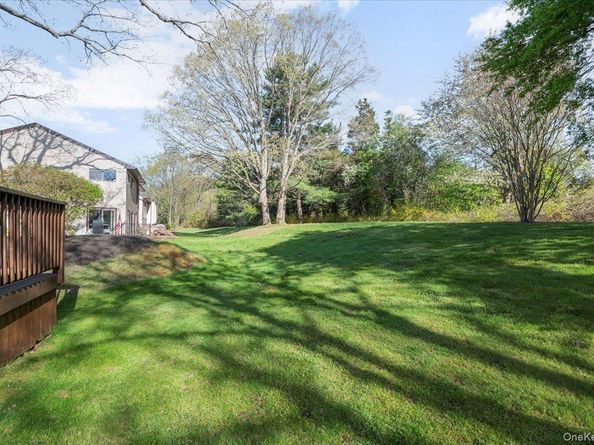 54 Northgate Circle, Melville NY 11747