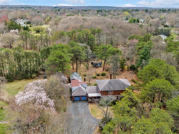 420 Old Country Road, Melville NY 11747