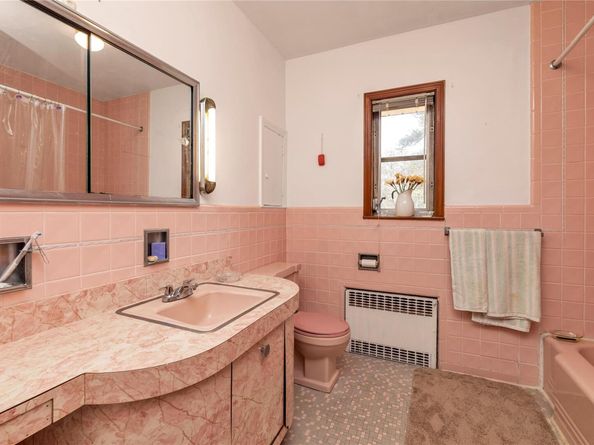 420 Old Country Road, Melville NY 11747