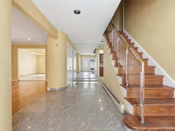 748 Sherwood Street, North Woodmere NY 11581