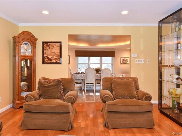 748 Sherwood Street, North Woodmere NY 11581
