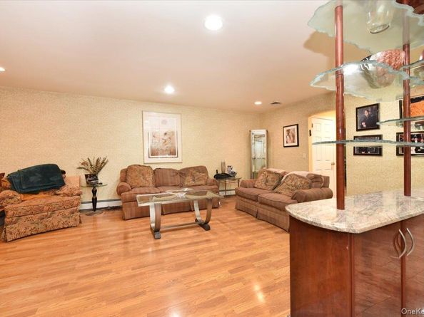 748 Sherwood Street, North Woodmere NY 11581