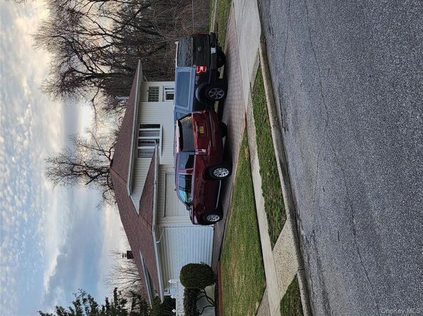 1656 Michalicki Place, Merrick NY 11566