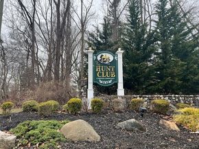 4 Fox Path, Coram NY 11727
