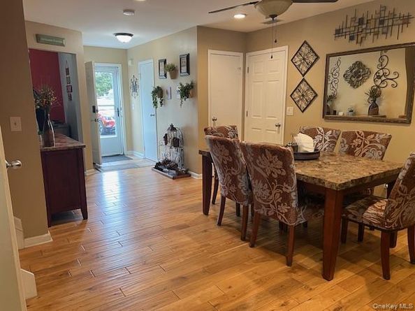 4 Fox Path, Coram NY 11727