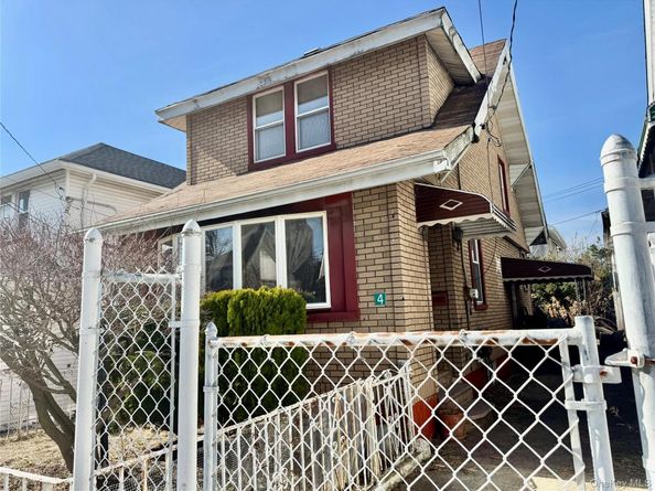 4 Highland Court, Far Rockaway NY 11691