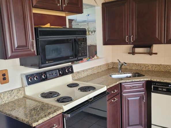 174 Melanie Way, Commack NY 11725