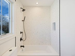 405 S Oakwood Drive, Laurel NY 11948