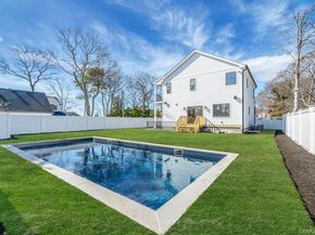 405 S Oakwood Drive, Laurel NY 11948
