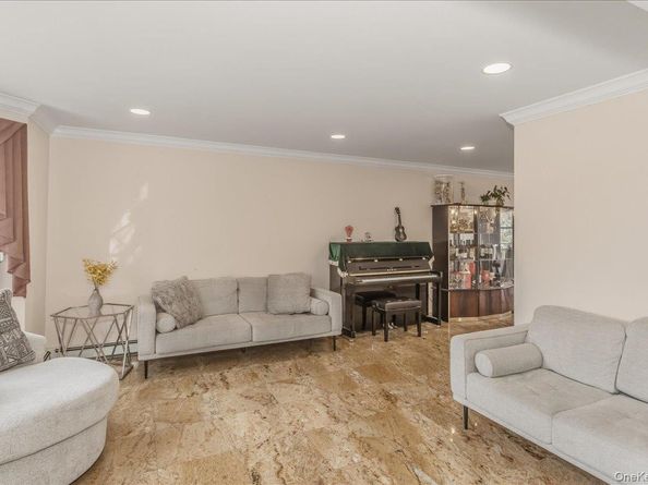 263 James Street, Franklin Square NY 11010