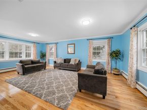 3 Split Rail Lane, East Setauket NY 11733