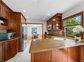 3 Split Rail Lane, East Setauket NY 11733