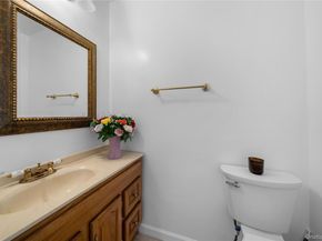3 Split Rail Lane, East Setauket NY 11733