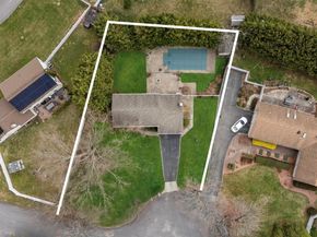 3 Split Rail Lane, East Setauket NY 11733