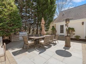 2 Memas Court, Dix Hills NY 11746