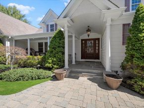 2 Memas Court, Dix Hills NY 11746