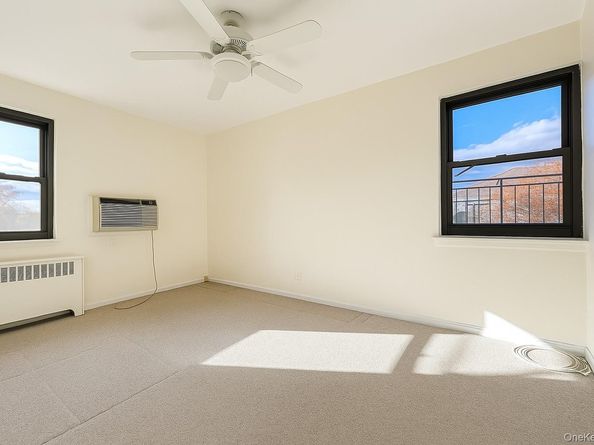 7 Terrace 3H, Great Neck NY 11021