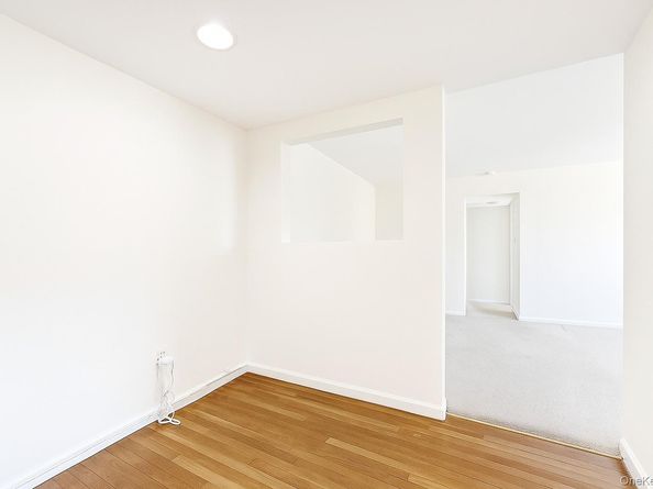 7 Terrace 3H, Great Neck NY 11021