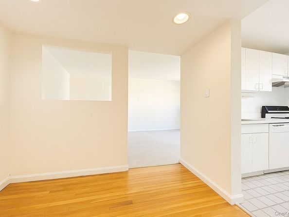 7 Terrace 3H, Great Neck NY 11021