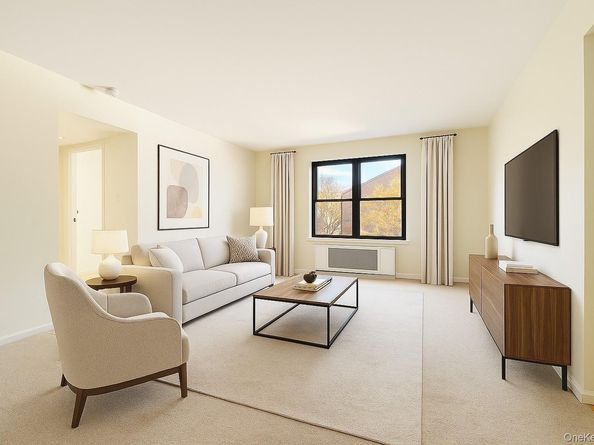 7 Terrace 3H, Great Neck NY 11021