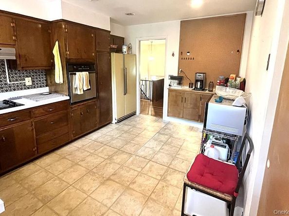 457 Quaker Ridge Road, New Rochelle NY 10804