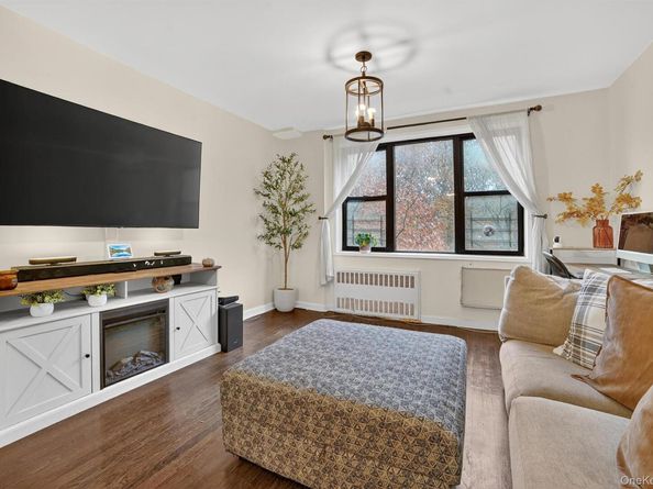 6495 Broadway 5R, Bronx NY 10471