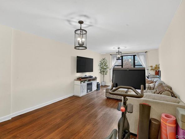 6495 Broadway 5R, Bronx NY 10471