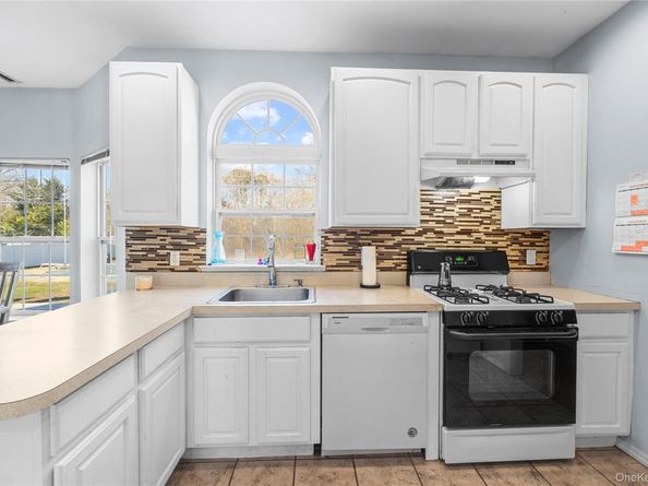 7 Bittersweet Lane, Center Moriches NY 11934