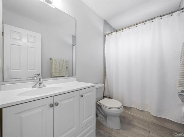 7 Bittersweet Lane, Center Moriches NY 11934