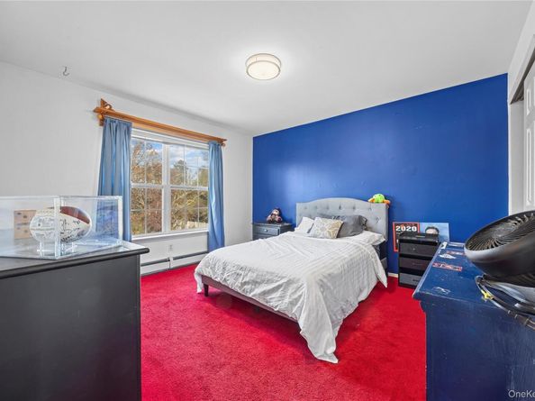 7 Bittersweet Lane, Center Moriches NY 11934