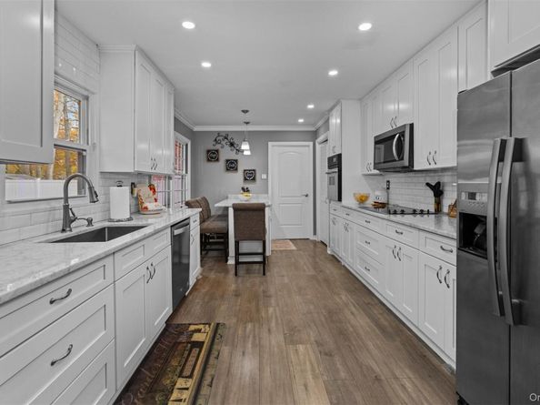 19 Barnwell Lane, Stony Brook NY 11790