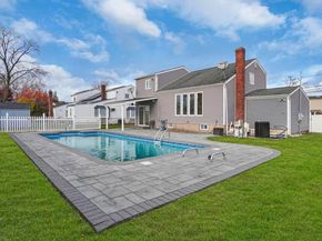 300 W 21st Street, Deer Park NY 11729
