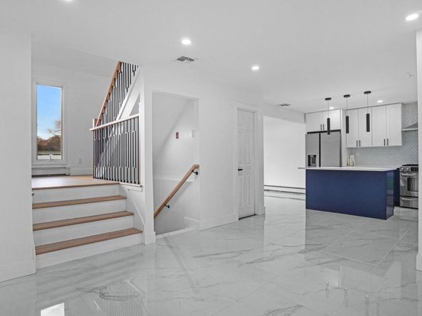 300 W 21st Street, Deer Park NY 11729