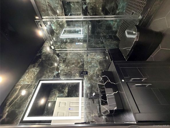 300 W 21st Street, Deer Park NY 11729