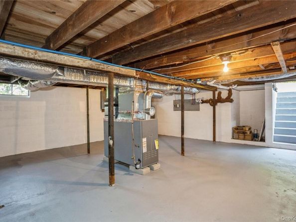 1075 Waverly Avenue, Holtsville NY 11742