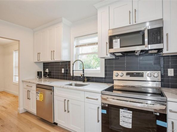 1075 Waverly Avenue, Holtsville NY 11742