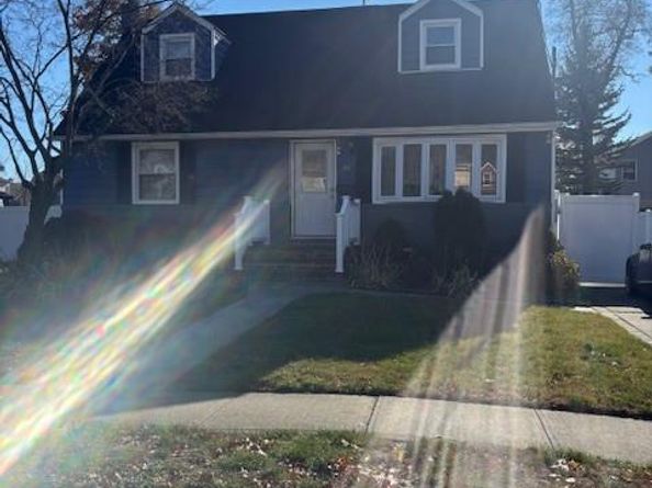 84 E Greenwich Avenue, Roosevelt NY 11575