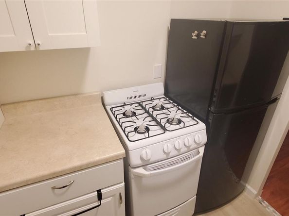 42 Pine Street 2E, Yonkers NY 10701