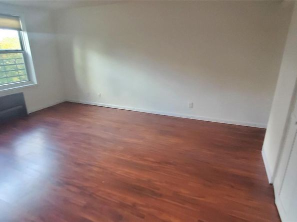 42 Pine Street 2E, Yonkers NY 10701