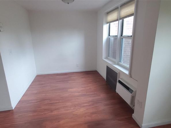 42 Pine Street 2E, Yonkers NY 10701