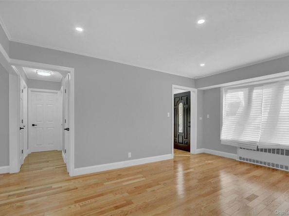 852 Smith Street, Uniondale NY 11553