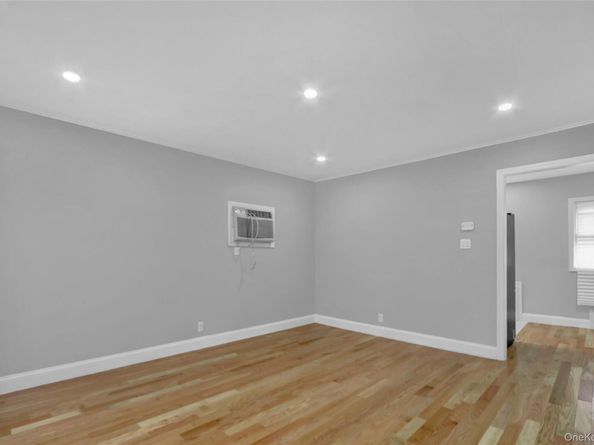 852 Smith Street, Uniondale NY 11553