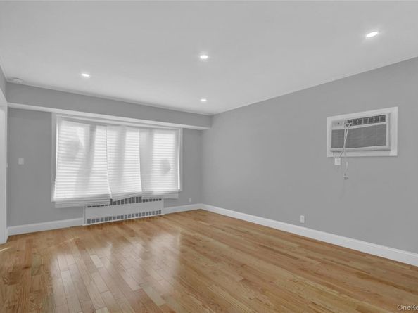 852 Smith Street, Uniondale NY 11553